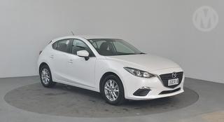 2015 Mazda 3 GLX 5D Hatch Photo