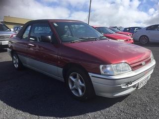 1992 Ford Escort 2D Cabriolet Photo