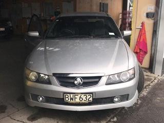 2004 Holden Commodore Calais 4D Sedan Photo