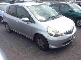 2005 Honda fit Hatch Photo