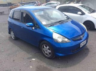 2004 Honda fit Hatch Photo