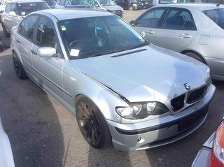 2003 BMW 318i Sedan Photo