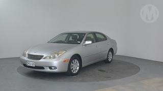 2001 Lexus ES300 4D Sedan Photo