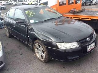2004 Holden Commodore VZ Executive Sedan Photo